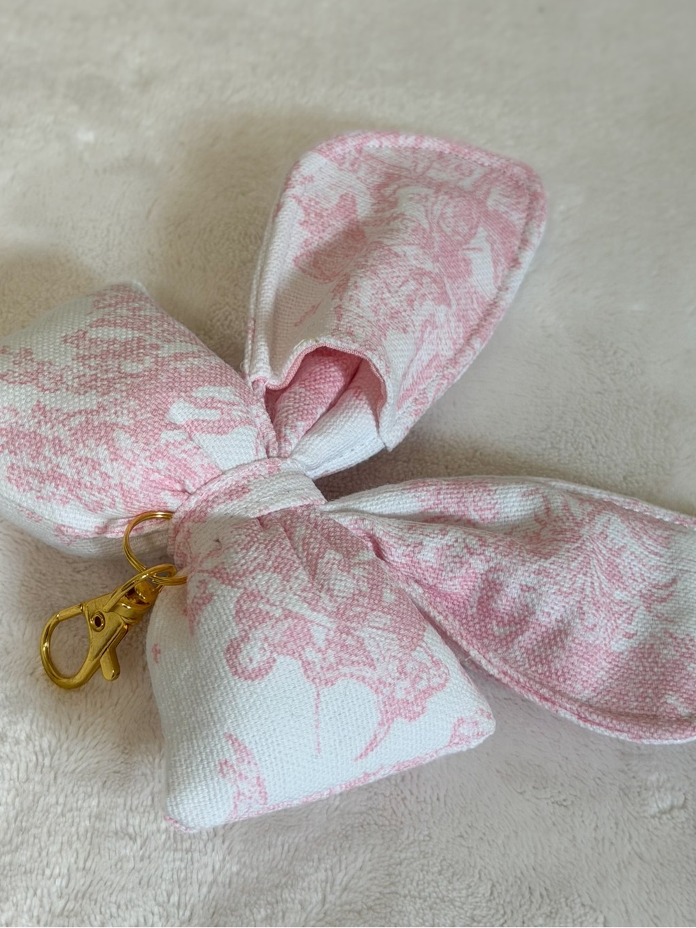 Puffy Bow Lipbalm Holder - Picture 4 of 5